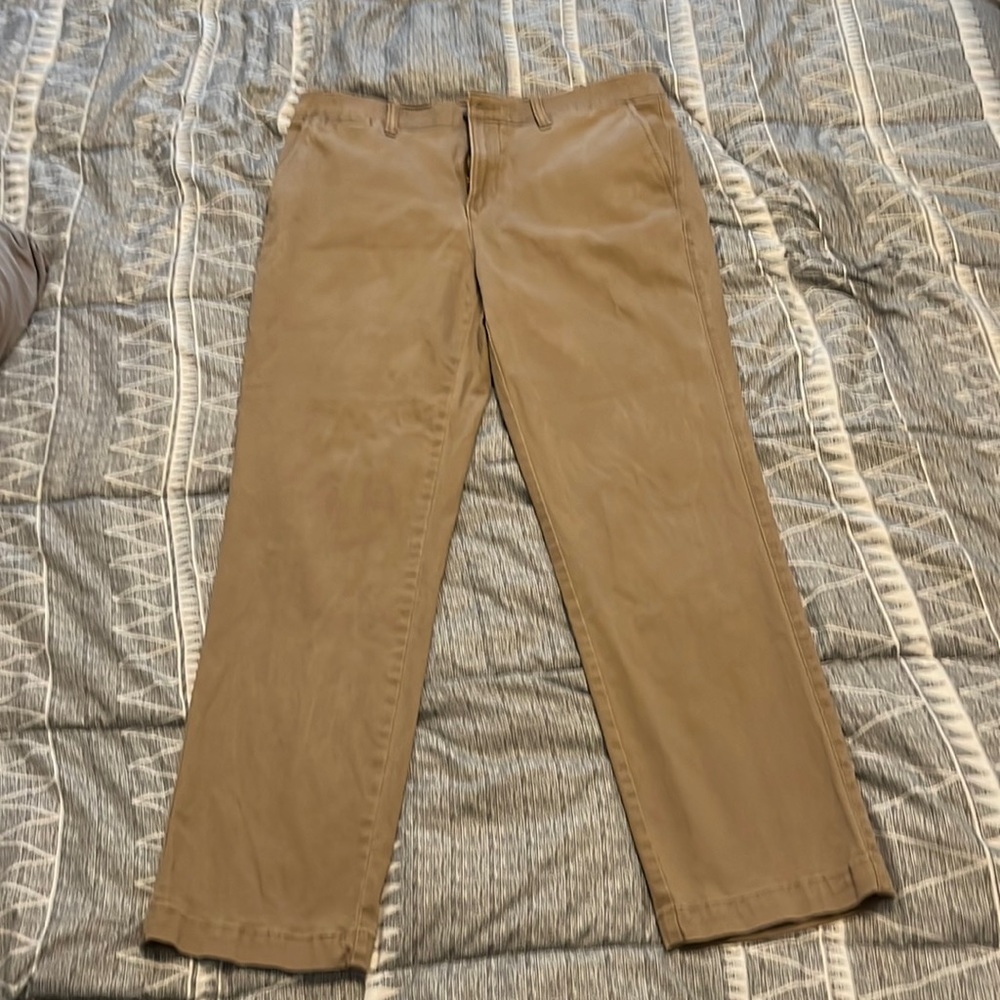 Never worn Sonoma flex wear khaki pants 34x30